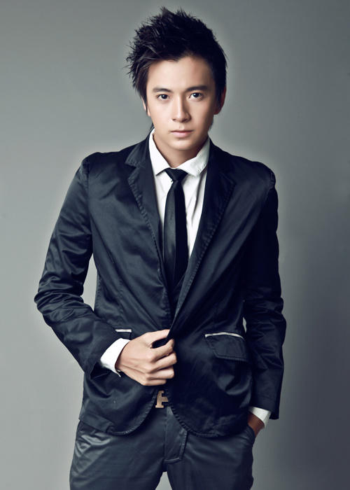 Sao nam thi nhau giấu chuyện lên chức bố